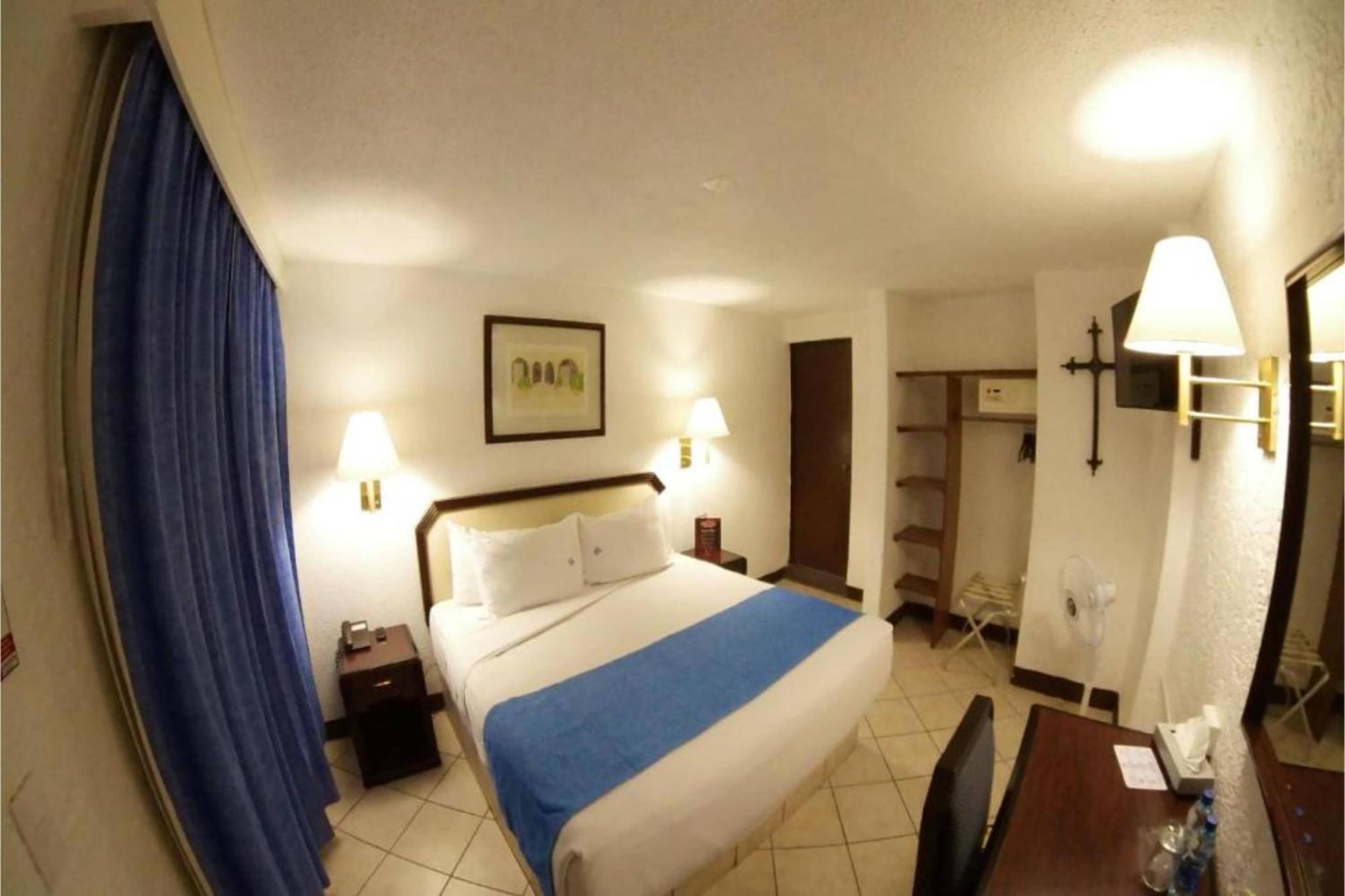 Collection O Hotel Del Portal, Puebla Bagian luar foto